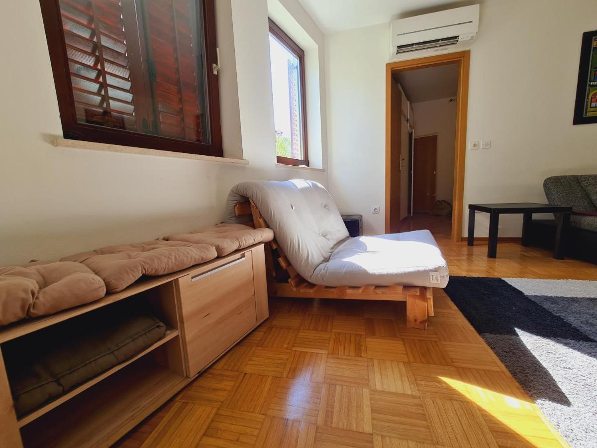 Izola Near The Sea Apartment Ruang foto
